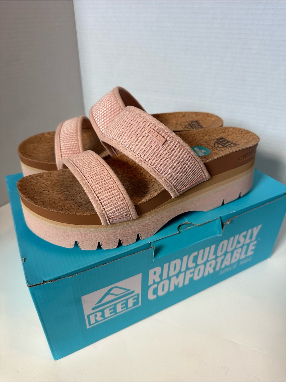 Reef Cushion Vista Higher Cameo Rose Platform Sandals 8.5